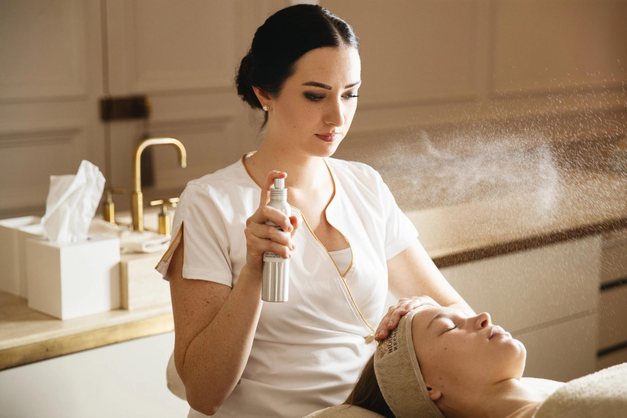 Soins de visage dans spa de luxe à Bonifacio