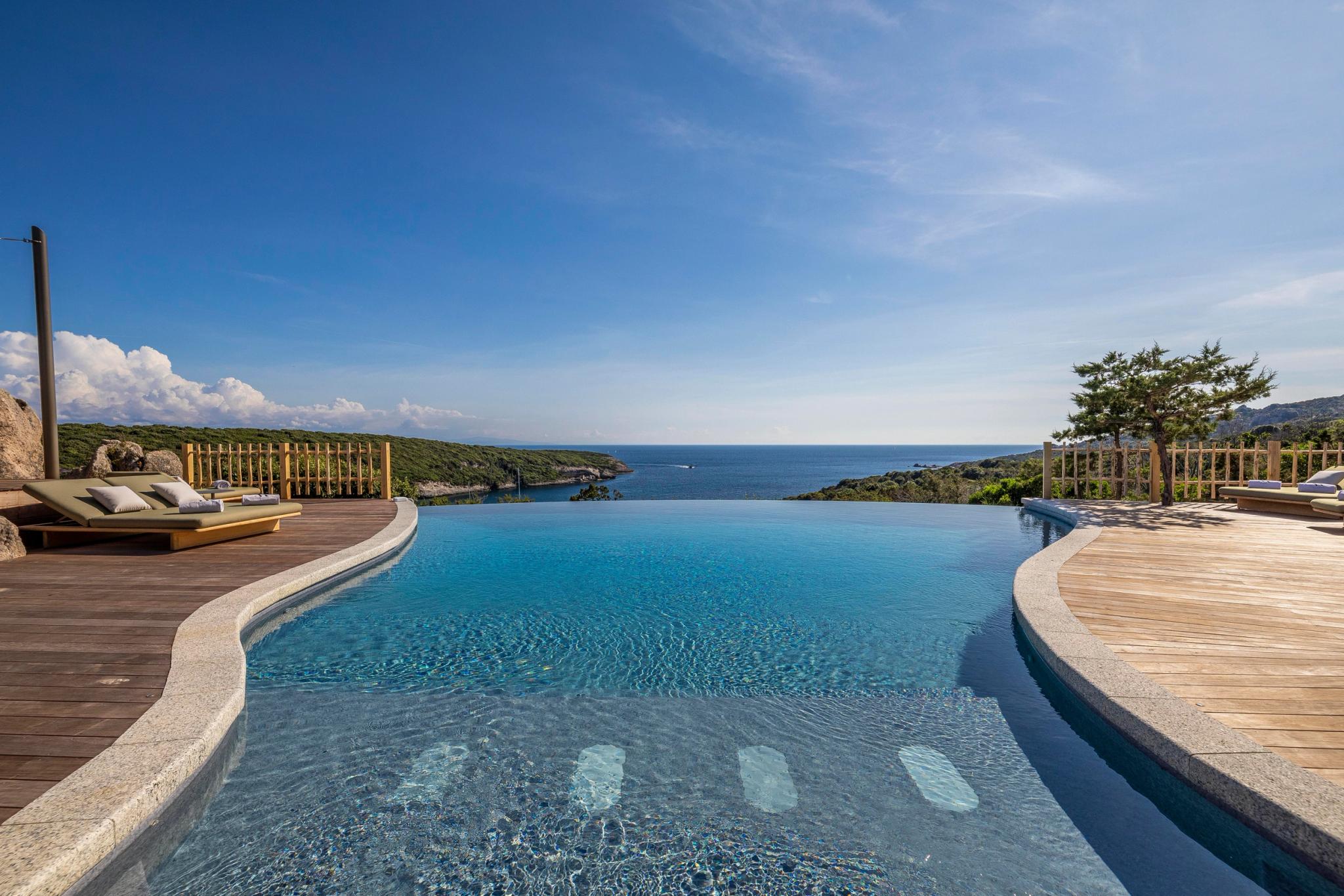 Location de villa de luxe avec piscine au Domaine de la Trinité à Bonifacio