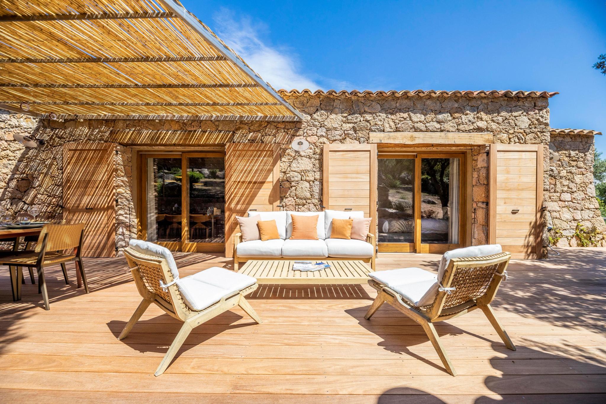 Villa haut de gamme en pierre : le domaine de La Trinité à Bonifacio
