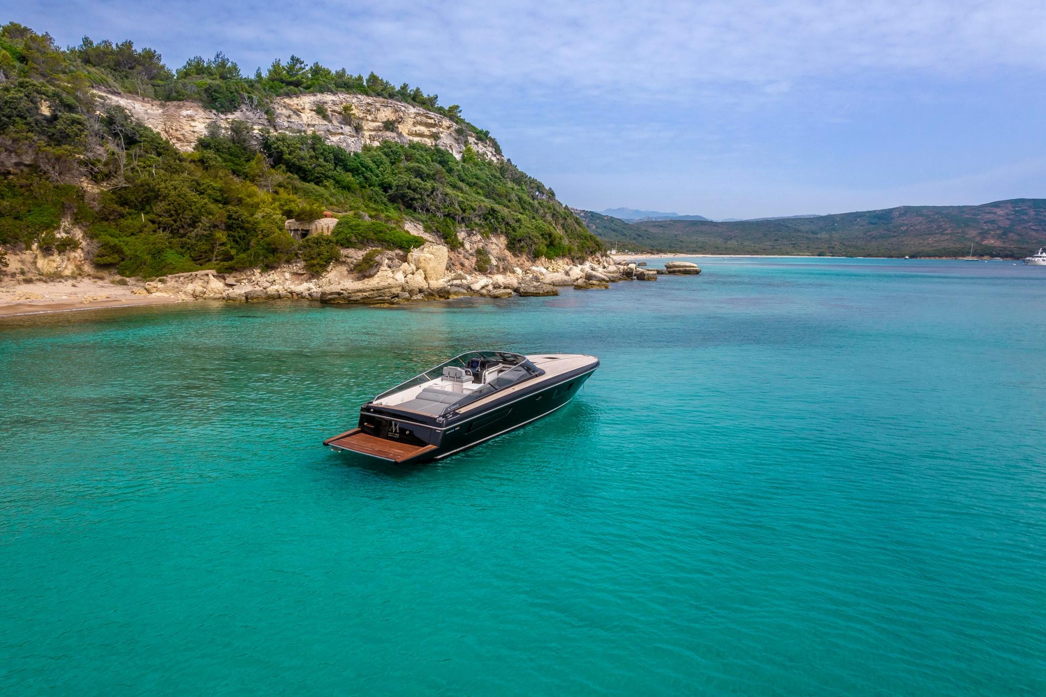 Location de bateaux de prestige à Bonifacio