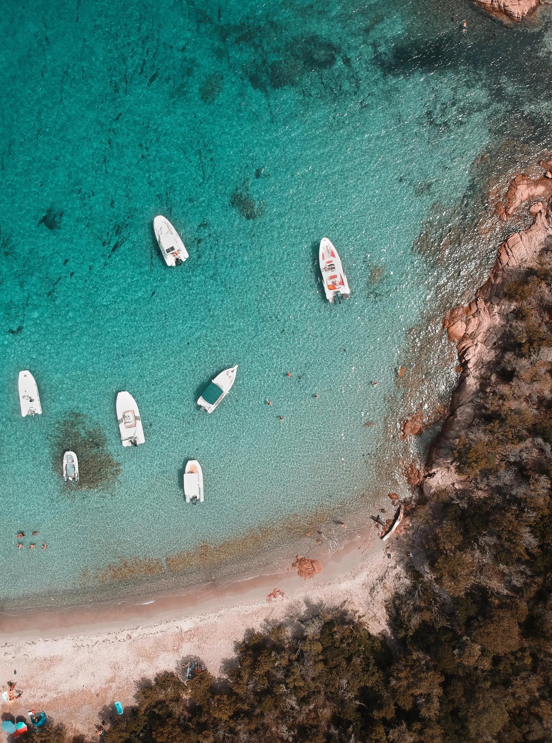 Un terrain de jeux aquatique près de Bonifacio : Jet ski, Kayak, plongée, Paddle